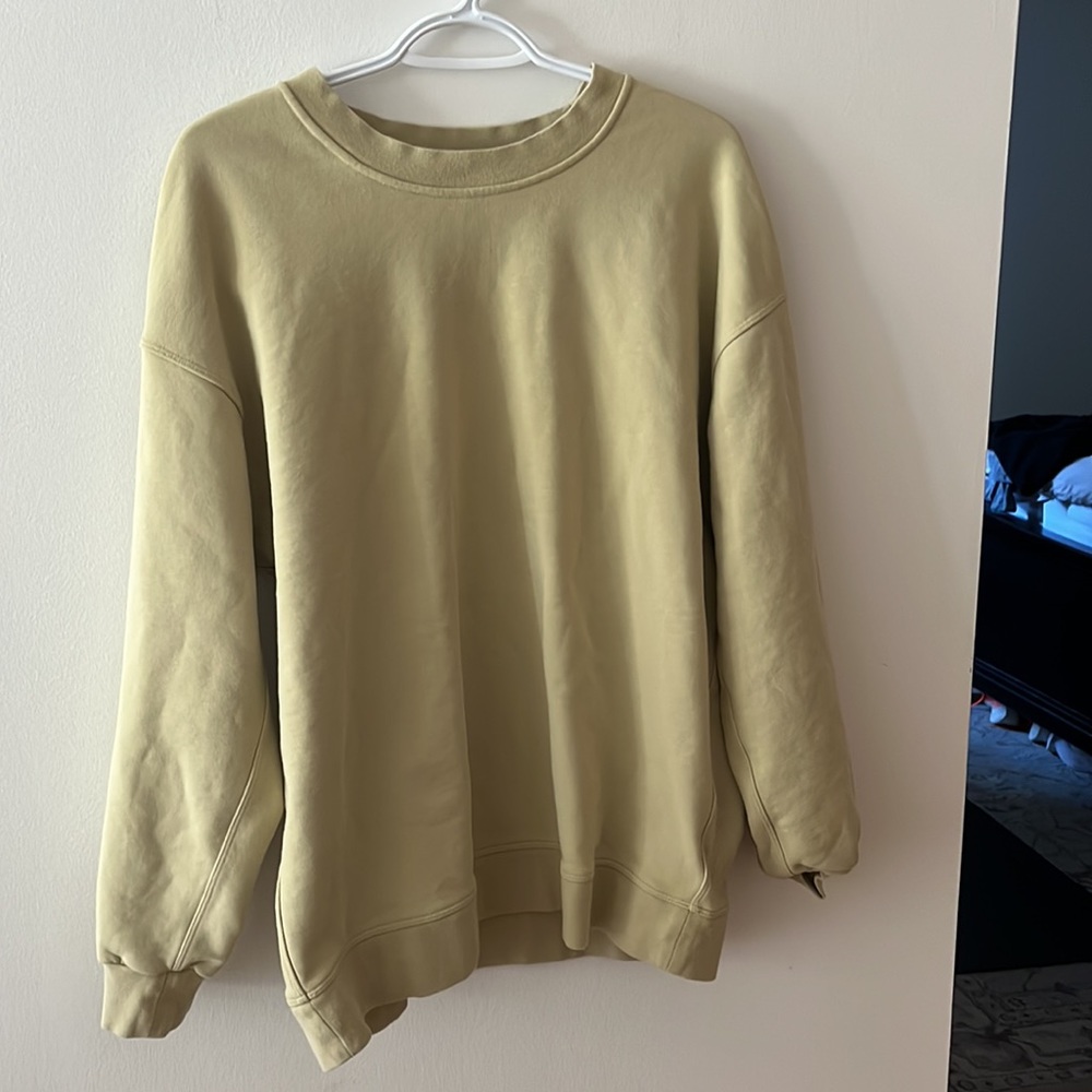 Perfectly oversized crew